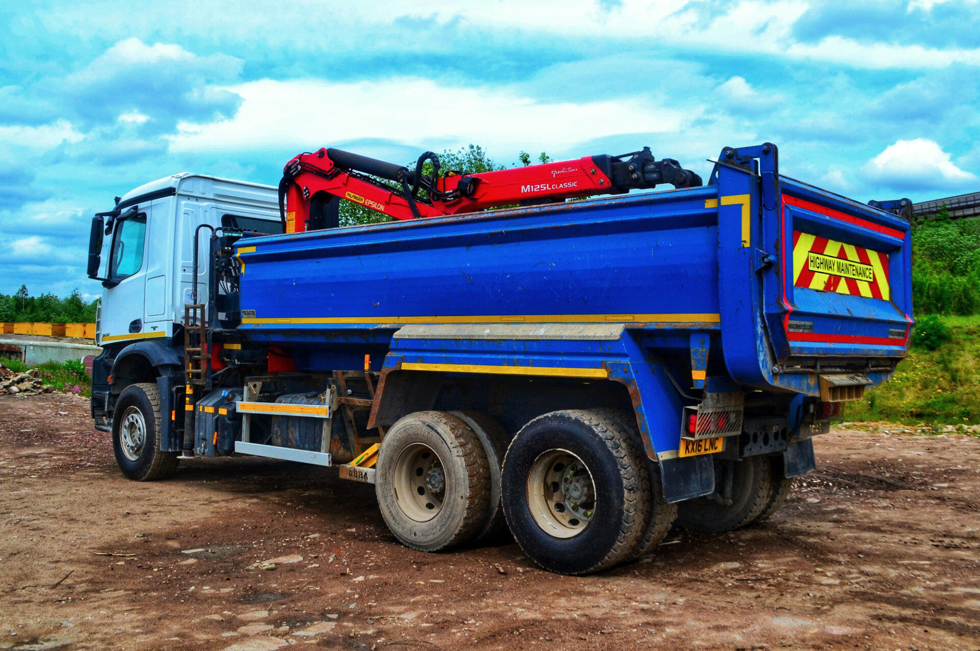 GRAB HIRE HULL